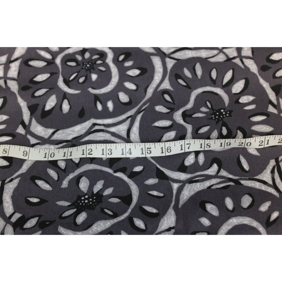 Platinum Collection RICHLOOM Gray Black Large Flower Print Fabric  Canvas Textil - Picture 3 of 5